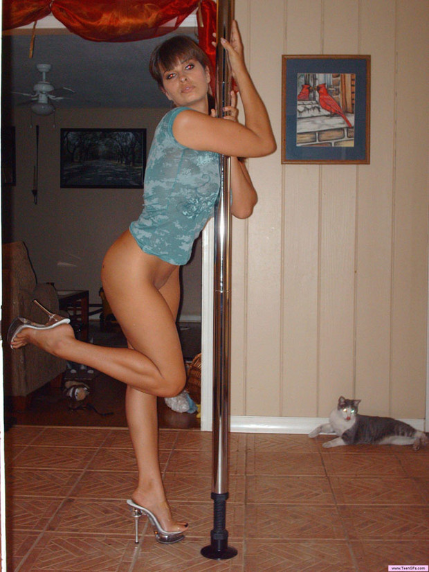pole-dance-sexy-amateur-02.jpg